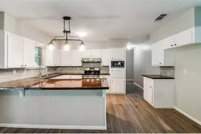 1533 E Springcrest Circle, Lancaster, TX 75134 - Photo 14