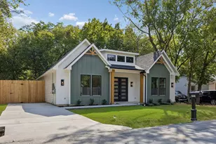 202 Rosa St, Waxahachie, TX 75165 - Photo 2