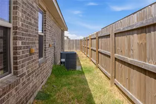 6015 Amelia Earhart Blvd, Killeen, TX 76543 - Photo 16