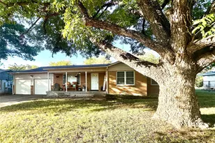 15 Page St, Hurst, TX 76053 - Photo 2