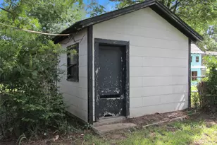 241 E Main St, Van, TX 75790 - Photo 12