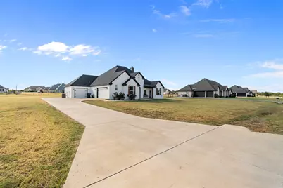 134 Buddy Court, Millsap, TX 76066 - Photo 2