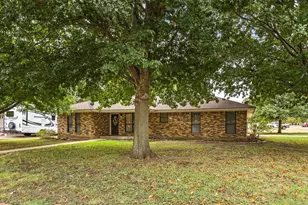 1812 N Cypress Ave, Stephenville, TX 76401 - Photo 16