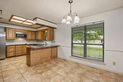 1812 N Cypress Avenue, Stephenville, TX 76401 - Photo 4