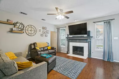1400 Wentworth Drive, Lewisville, TX 75067 - Photo 2