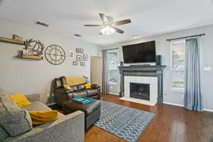 1400 Wentworth Dr, Lewisville, TX 75067 - Photo 2