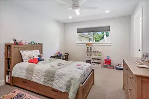 9553 Estate Ln, Dallas, TX 75238 - Photo 14