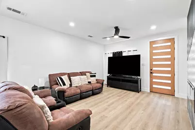 1535 Caldwell Street, Dallas, TX 75223 - Photo 10