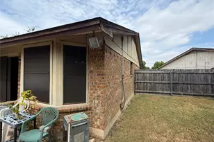 1002 Shana Ct, Arlington, TX 76014 - Photo 12