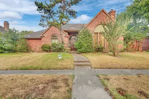 2105 Rolling Oak Ln, Garland, TX 75044 - Photo 1