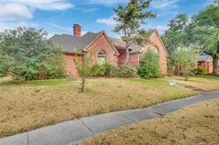 2105 Rolling Oak Ln, Garland, TX 75044 - Photo 2