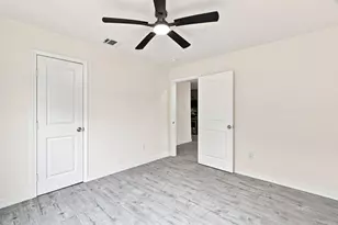 1244 E Mulkey St, Fort Worth, TX 76104 - Photo 14