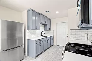 1244 E Mulkey St, Fort Worth, TX 76104 - Photo 10