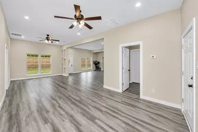 1714 Meadowbrook Lane, Irving, TX 75061 - Photo 18