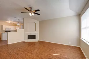 1815 Citadel Dr, Glenn Heights, TX 75154 - Photo 6
