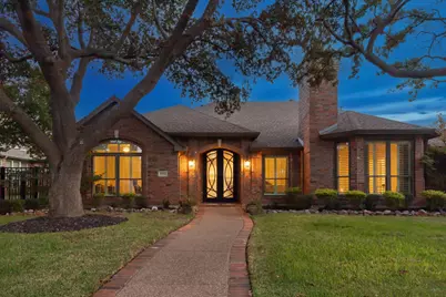 4404 Briar Hollow Drive, Plano, TX 75093 - Photo 2