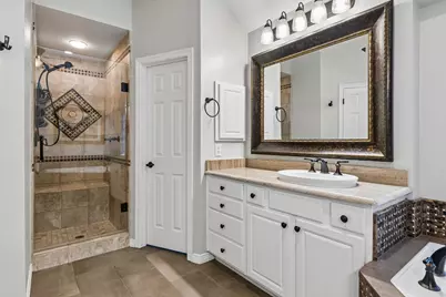 4404 Briar Hollow Drive, Plano, TX 75093 - Photo 16