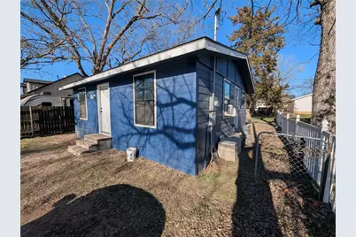203 S Kouns Street, Cleburne, TX 76031 - Photo 2