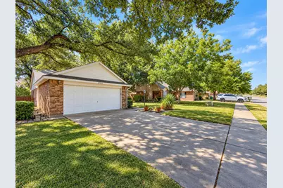 2705 Thunderbird Drive, Denton, TX 76207 - Photo 2