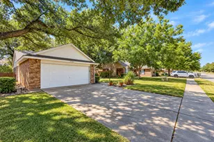 2705 Thunderbird Dr, Denton, TX 76207 - Photo 2