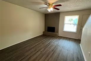 2019 Paisley Dr, Arlington, TX 76015 - Photo 4