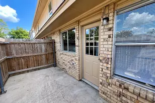2019 Paisley Dr, Arlington, TX 76015 - Photo 2