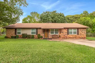 125 Glenhaven Dr, Azle, TX 76020 - Photo 2