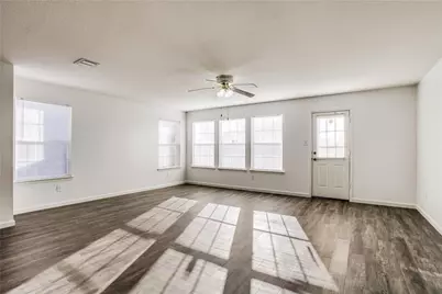 14816 S Spring Ridge Circle, Balch Springs, TX 75180 - Photo 4