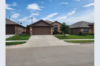 729 Watson Way, Crowley, TX 76036 - Photo 2