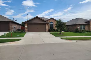 729 Watson Wy, Crowley, TX 76036 - Photo 2