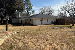 2817 NE 11th St, Mineral Wells, TX 76067 - Photo 6