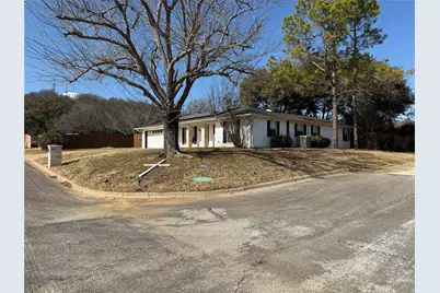 2817 NE 11th Street, Mineral Wells, TX 76067 - Photo 2