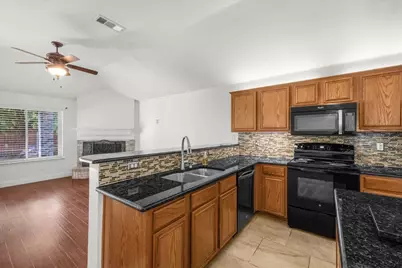 1139 Baja Drive, Grand Prairie, TX 75052 - Photo 10
