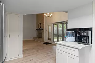 709 Royal Oaks Dr, Garland, TX 75040 - Photo 8
