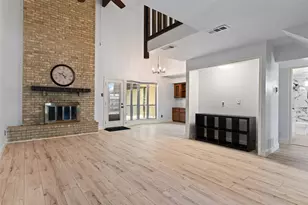 709 Royal Oaks Dr, Garland, TX 75040 - Photo 4