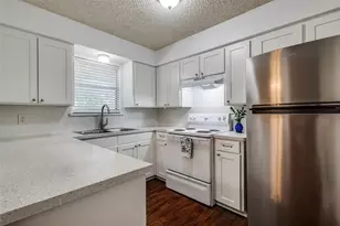 627 Texas St, Denton, TX 76209 - Photo 2
