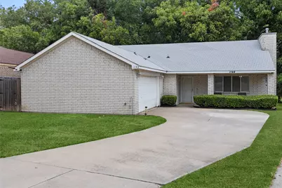 1144 Castlewood Court, DeSoto, TX 75115 - Photo 2