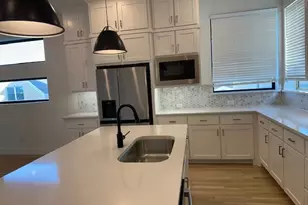 8215 Manoa Dr, Dallas, TX 75231 - Photo 10