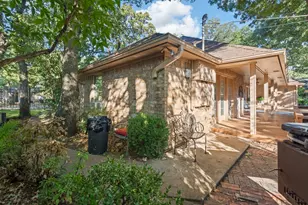 649 Parkridge Blvd, Burleson, TX 76028 - Photo 32