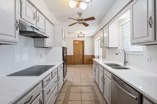 1900 Oakbluff Dr, Carrollton, TX 75007 - Photo 6