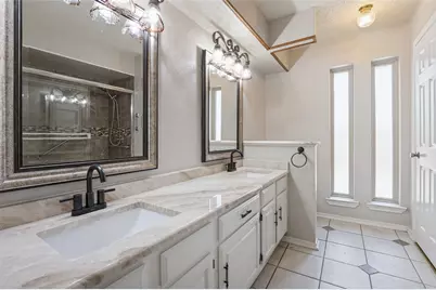 1900 Oakbluff Drive, Carrollton, TX 75007 - Photo 16