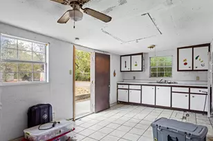 612 Meadow Park Dr, White Settlement, TX 76108 - Photo 12
