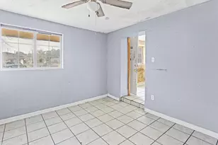 612 Meadow Park Dr, White Settlement, TX 76108 - Photo 10