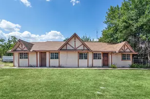612 Meadow Park Dr, White Settlement, TX 76108 - Photo 1