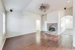 810 Engleside Dr, Arlington, TX 76018 - Photo 14
