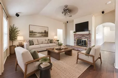 810 Engleside Drive, Arlington, TX 76018 - Photo 4