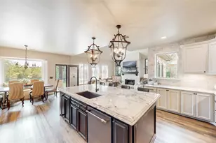 4805 Range Wood Dr, Flower Mound, TX 75028 - Photo 12