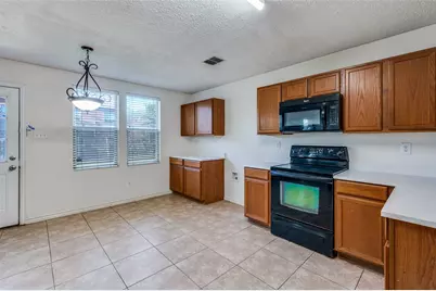 8402 Olivia Meadow Drive, Arlington, TX 76002 - Photo 6