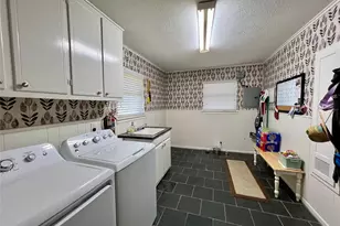 1811 W Overhill Dr, Stephenville, TX 76401 - Photo 24
