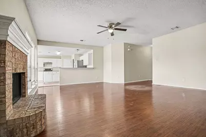 360 McMurtry Drive, Arlington, TX 76002 - Photo 4